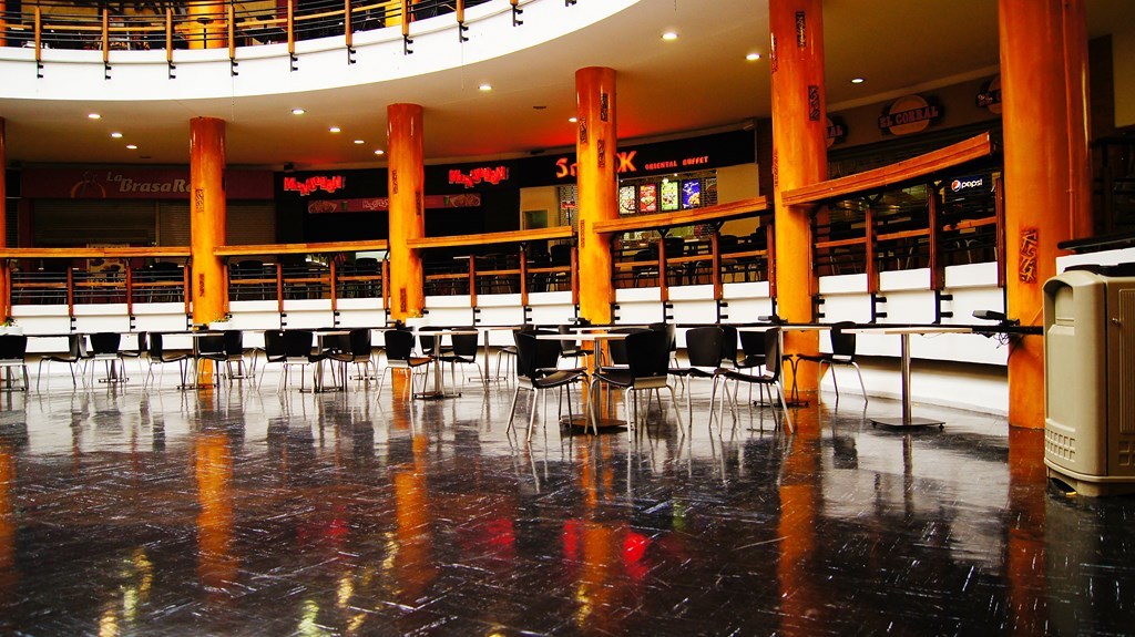 Nuestro piso en Baldosa de 30x30 en la colección terrazo es uno de los prefereidos en proyectos donde el costo es un factor determinante. pregunte por nuestros pisos en baldosa.