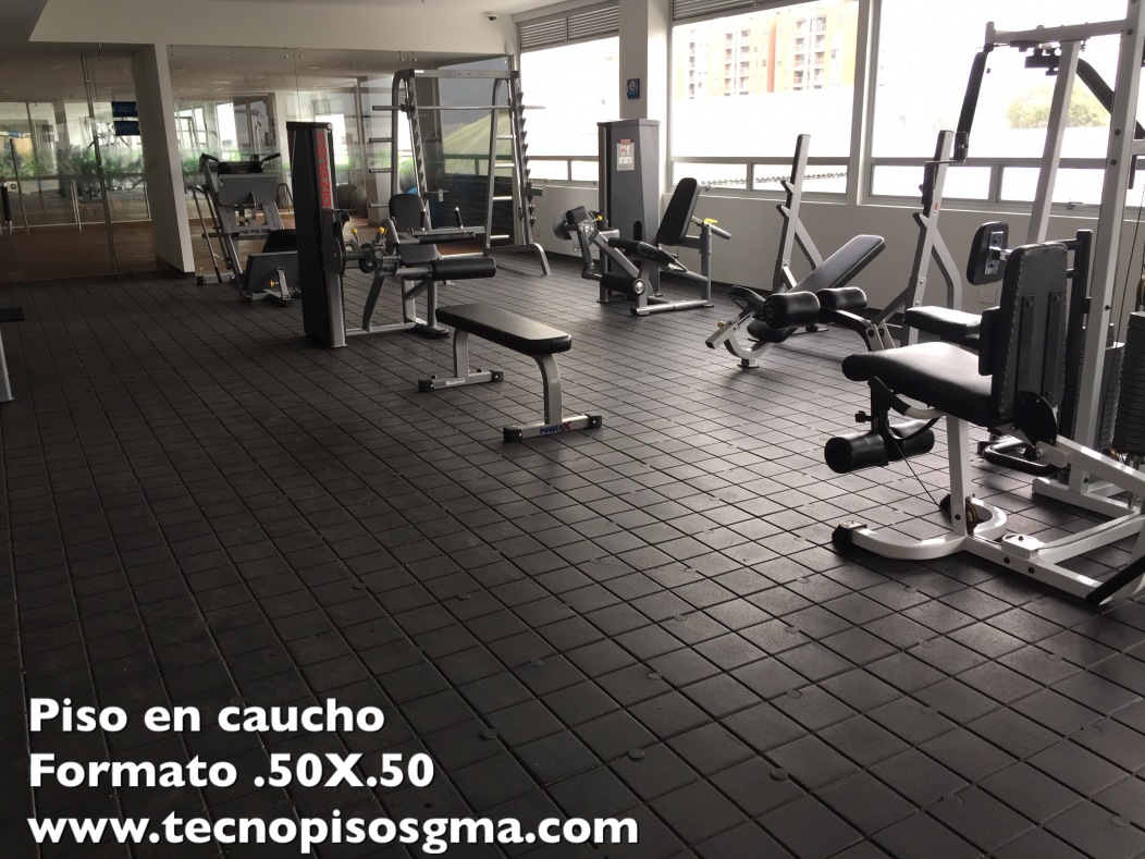 PISO EN CAUCHO DE 50X50
AUTOENSAMBLE 
PISO PARA GIMNASIOS